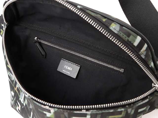 FENDI ブラックナイロンバッグ FF Jacquard Fendi Strike Medium Fabric Black | Fendi