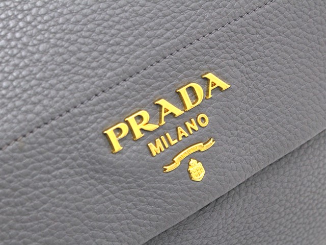 PRADA ワンショルダーバッグ グレー ゴールド金具 カーフ 1BD052 【474