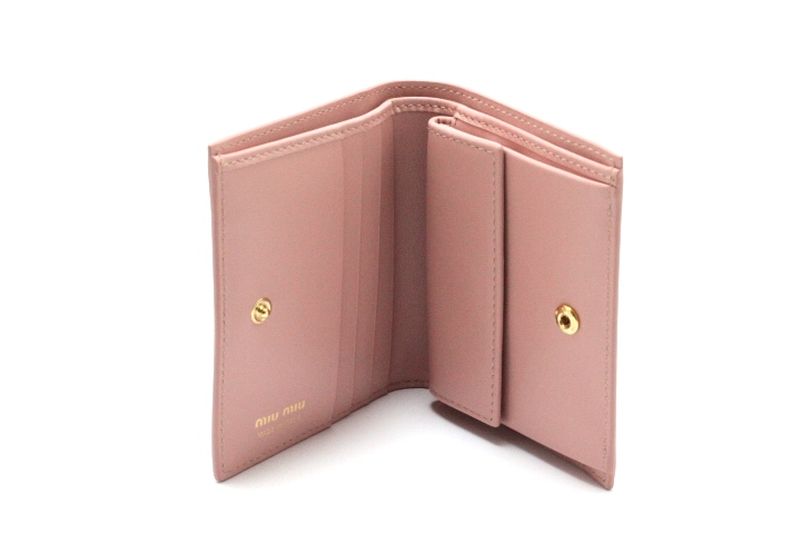 miu miu ミュウミュウ コンパクトウォレット ピンク ホワイト ドット 二つ折り 財布 レザー 5MV204【430】2148103421051