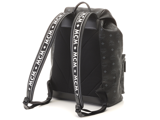 MCM ブラックレザーバックパック スタッズ付き