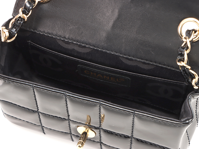 CHANEL シャネル チョコバーミニチェーンショルダー パテント