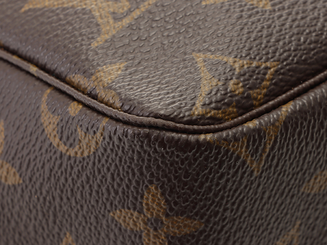 LOUIS VUITTON ルイ・ヴィトン トゥルース・トワレット28 ポーチ