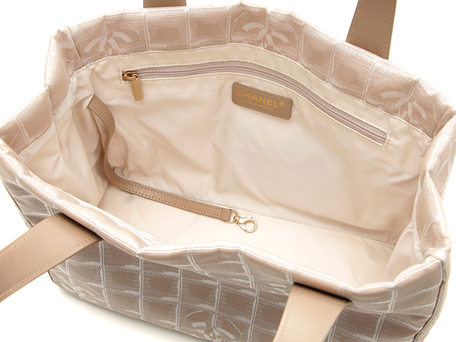 CHANEL シャネル ニュートラベルライントートPM ナイロン カーフ