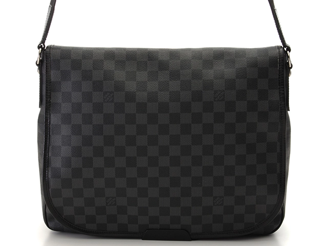 【LOUIS VUITTON】ルイ・ヴィトン　メンズショルダーバッグ　ディストリクトGM　ダミエグラフィット　N41271　メンズ