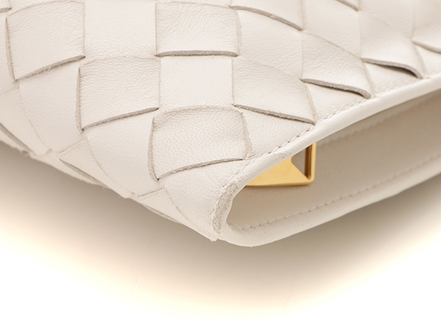 BOTTEGA VENETA ボテッガヴェネタ イントレチャート ツイスト