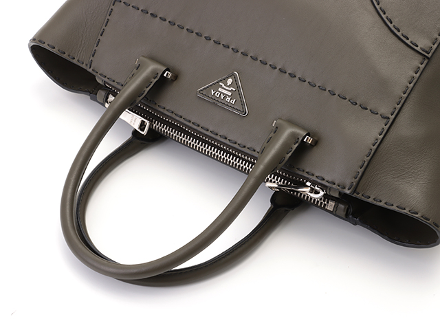 PRADA プラダ 2WAYショルダーバッグ ステッチ レザー カーキ