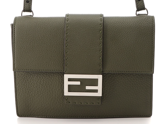 FENDI フェンディ ショルダーバッグ フラットバケット グリーン系