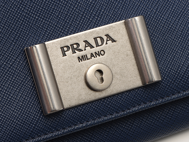 PRADA プラダ ブルー サフィアーノ チェーンウォレット シルバー PRADA プラダ ブルー サフィアーノ チェーンウォレット シルバー