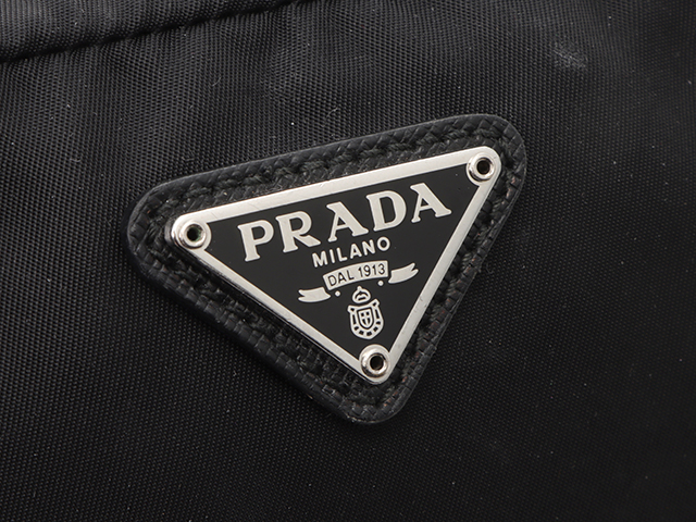 PRADA プラダ ストラップ付ポーチ ブラック ナイロン サフィアーノ