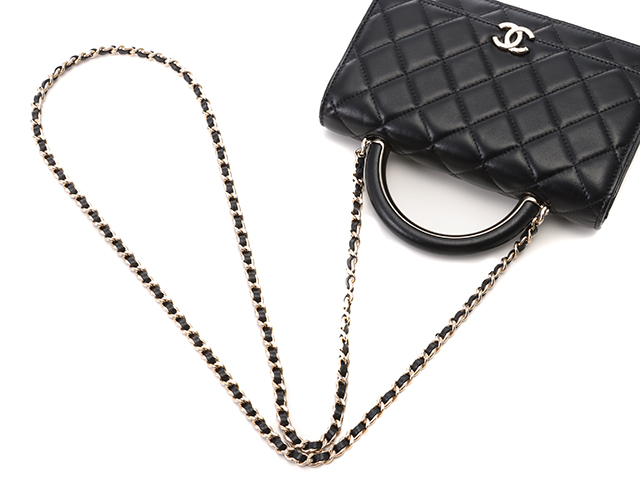 CHANEL シャネル チェーンウォレット マトラッセ ココマーク CHANEL シャネル チェーンウォレット マトラッセ ココマーク