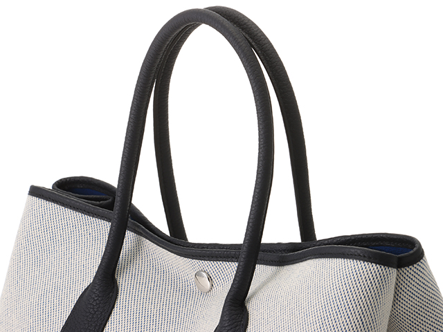 *シンプルで洗練*【HERMES】ソフトピーコート 国内未入荷 シンプルで洗練*【HERMES】ソフトピーコート 国内未入荷 (HERMES
