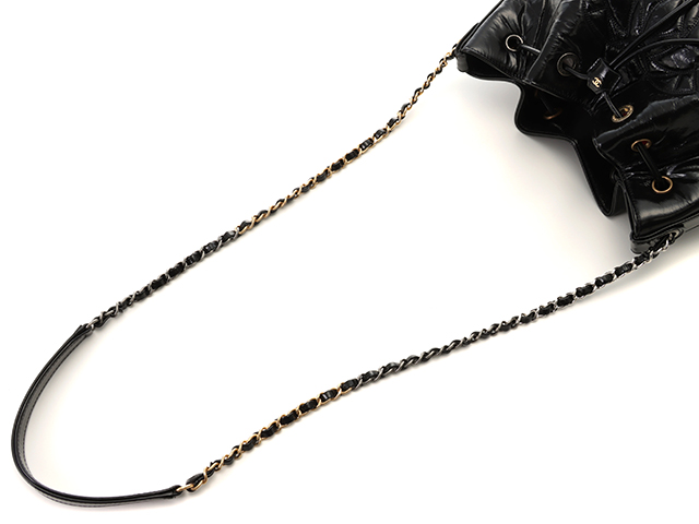 CHANEL シャネル マトラッセ 巾着型ショルダーバッグ パテント CHANEL シャネル マトラッセ 巾着型ショルダーバッグ パテント