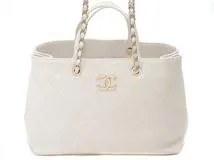 シャネル ホワイトマトラッセ CHANEL シャネル マトラッセ チェーンショルダートート ホワイト/GP