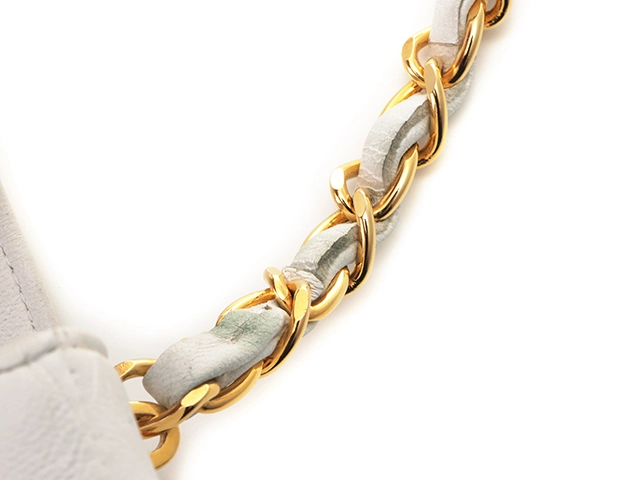 CHANEL　シャネル　ダイアナフラップ　マトラッセ　チェーンショルダー　ホワイト/GP シープ【432】2148103595059