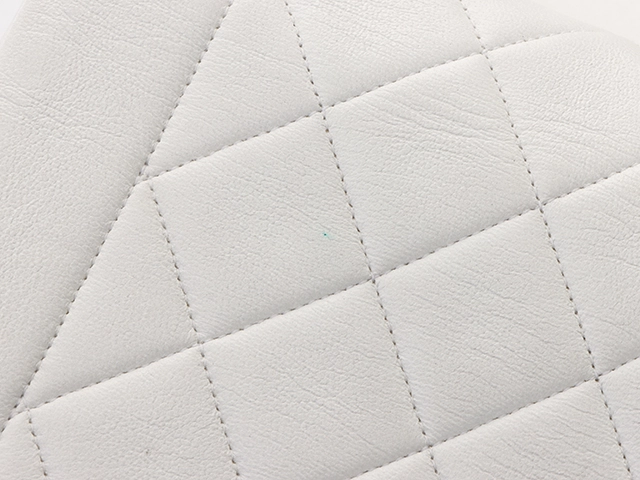 CHANEL　シャネル　ダイアナフラップ　マトラッセ　チェーンショルダー　ホワイト/GP シープ【432】2148103595059