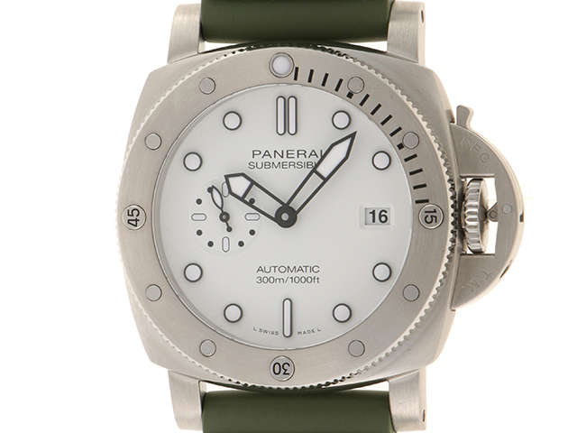 【きれいめファッション51選】上品さと清潔感をキープし PANERAI サブマーシブル クアランタクアトロ ビアンコ PAM01226 3針（時、分、秒）