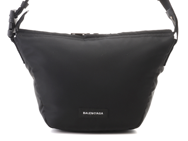 BALENCIAGA バレンシアガ オーバーサイズ スリングバッグ ブラック ナイロン 662084【430】2148103604164