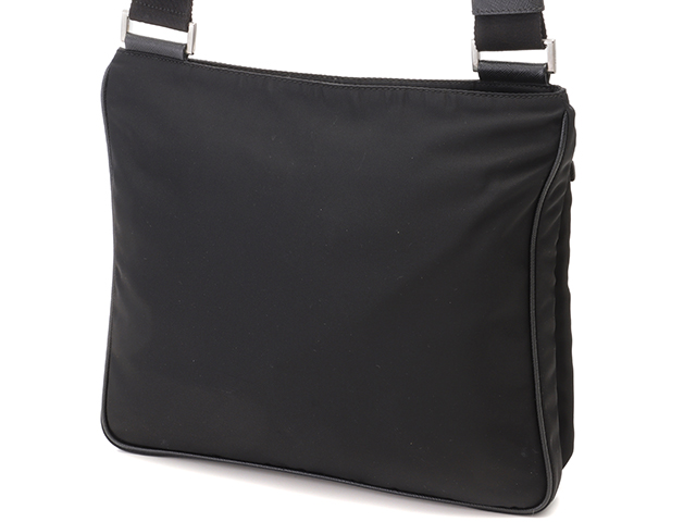 【t39】タロー　プラダ　 ブラック ショルダーバッグ　ナイロン PRADA - プラダ PRADA ナイロン ショルダーバッグ Re-Nylon