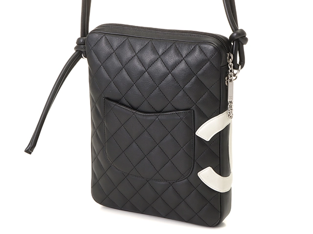 CHANEL　シャネル　カンボンラインミディアムポシェット　ブラックスラッシュホワイトスラッシュSV カーフ 【472】HSA