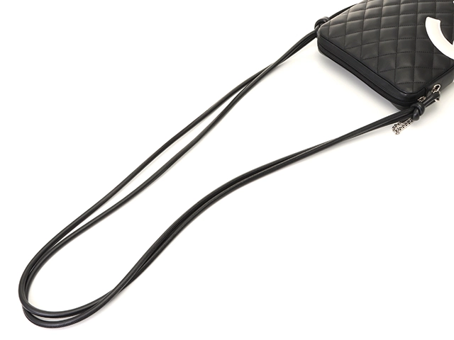 CHANEL　シャネル　カンボンラインミディアムポシェット　ブラックスラッシュホワイトスラッシュSV カーフ 【472】HSA
