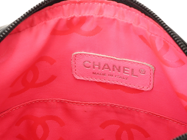 CHANEL　シャネル　カンボンラインミディアムポシェット　ブラックスラッシュホワイトスラッシュSV カーフ 【472】HSA