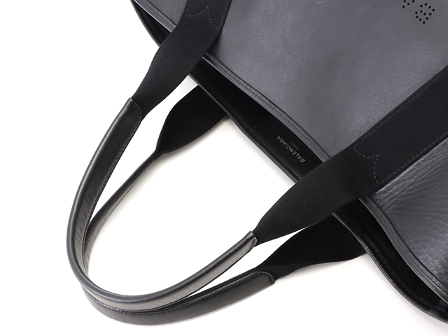 BALENCIAGA バレンシアガ ネイビーカバスM 339936 ブラック