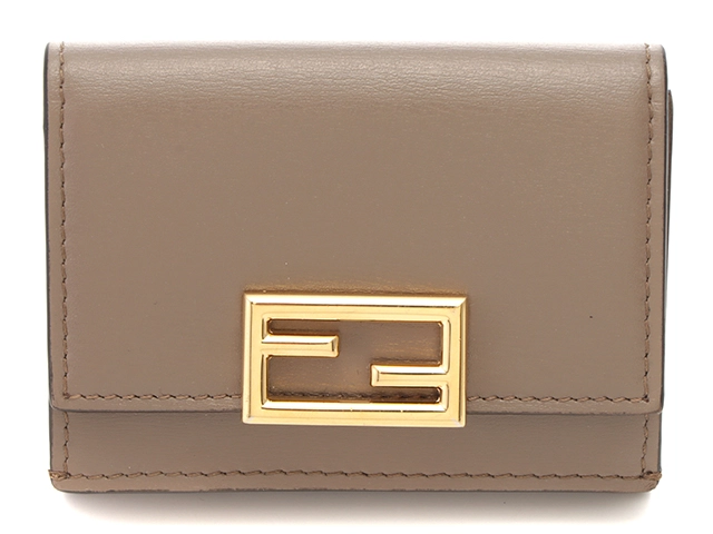 T09/052 美品 FENDI フェンディ ロゴプレート財布