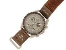 SWATCH スウォッチ 腕時計 OMEGA×SWATCH ムーンスウォッチ MISSION TO STAURN SO33T100 ベージュ文字盤 バイオセラミック クォーツ 2023年正規【472】SJ