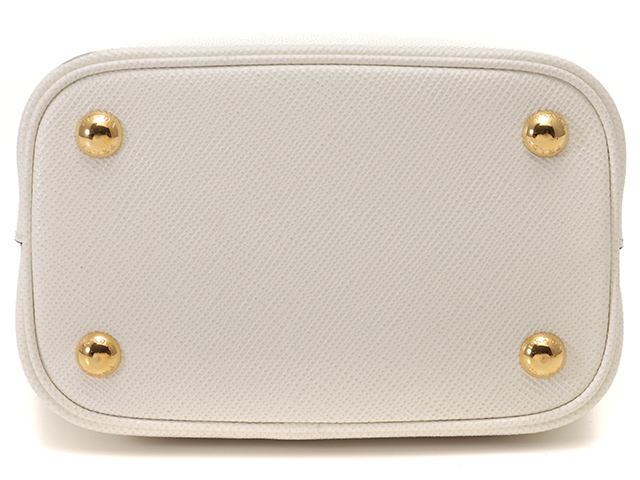 【送料込み】セール★PRADA★1BA217 PRADA プラダ パニエ スモール ホワイト／ブラック サフィアーノ