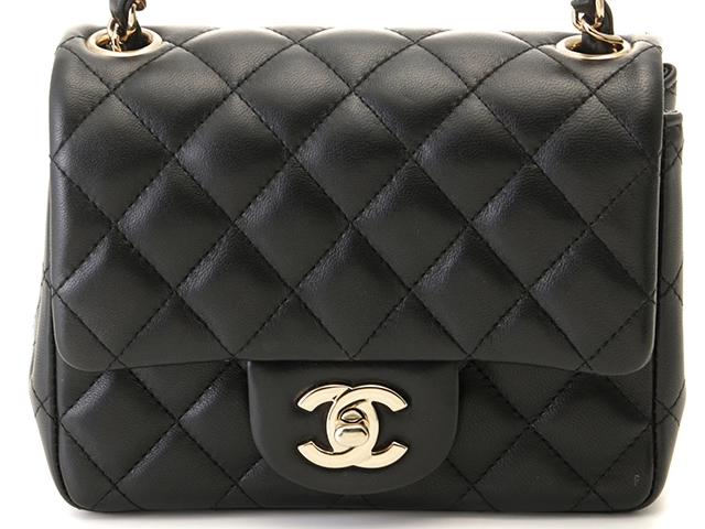 CHANEL マトラッセ17 ミニマトラッセバッグ シャネル CHANEL ミニマトラッセ17 レッド シルバー金具 ラム