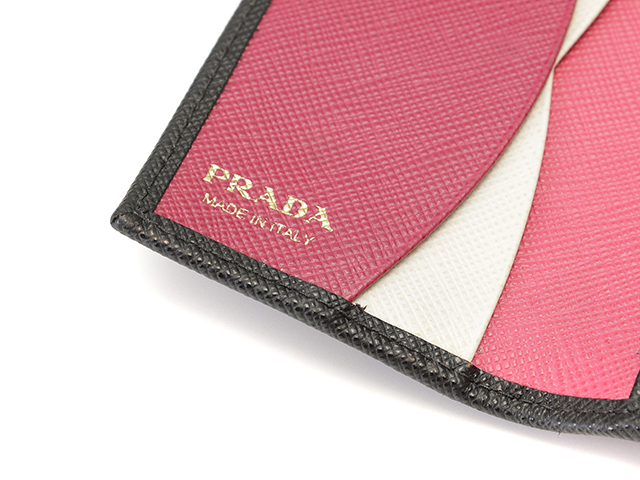 ✨極美品✨PRADA プラダ 4連キーケース サフィアーノレザー ピンク ✨極美品✨PRADA プラダ 4連キーケース サフィアーノレザー ピンク