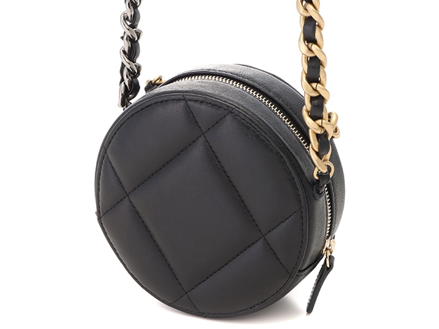 シャネル　CHANEL19　ラウンドチェーンショルダー　ブラック／ＧＰ／ＳＶ　レザー【430】2148103706387