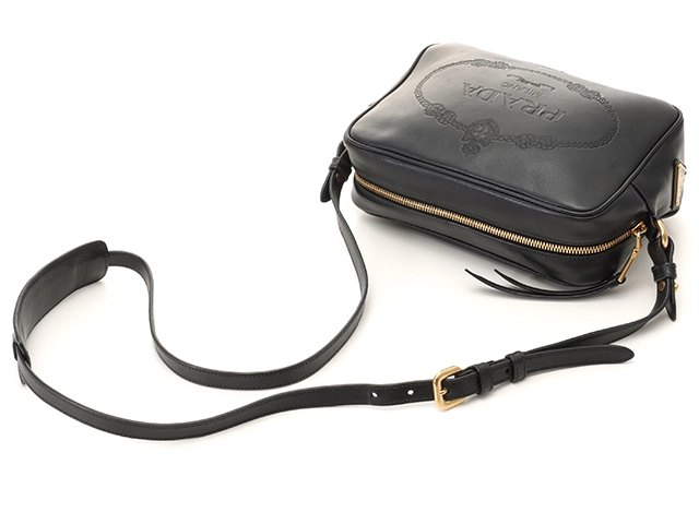 PRADA  プラダ　ショルダーバッグ　ブラック　カーフ【471】N