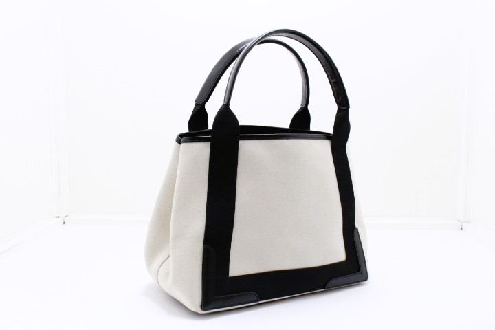 BALENCIAGA バレンシアガ ネイビー カバス S トートバッグ 339933 ナチュラル/ブラック キャンバス/レザー  【460】2148103711541 の購入なら「質」の大黒屋（公式）