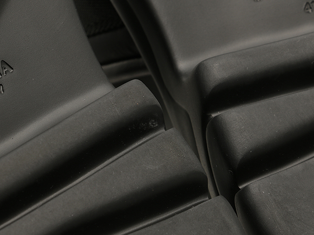 BOTTEGA VENETA　ボッテガ・ヴェネタ　ボンバーフラッシュサンダル　メンズ41　ブラック　レザー/ラバー　690097　2148103718212　【432】