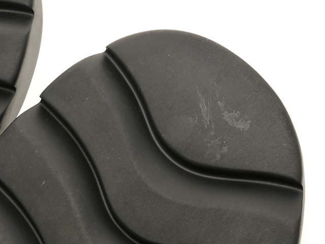 BOTTEGA VENETA　ボッテガ・ヴェネタ　ボンバーフラッシュサンダル　メンズ41　ブラック　レザー/ラバー　690097　2148103718212　【432】