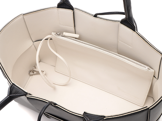 BOTTEGA VENETA ボッテガヴェネタ マキシイントレチャート スモール