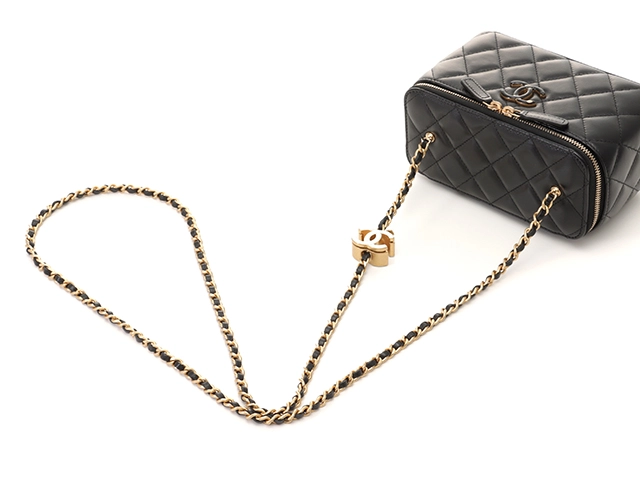 CHANEL　シャネル　マトラッセ　ミラー付横型バニティ　AP3940　ブラック　GP金具　ラムスキン　シリアルランダム【433】