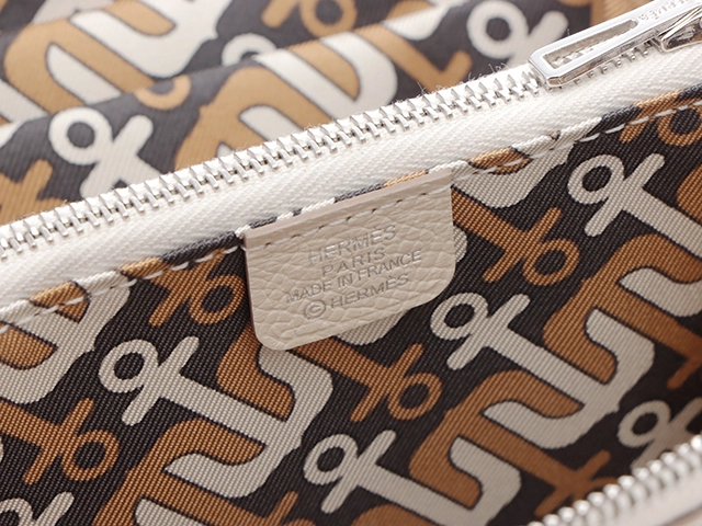 Hermès　エルメス　コインケース　アザップコンパクト　シルクイン　クレ／ＳＶ　刻印B（2023年頃）2148103743368【437】