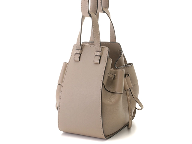LOEWE ロエベ　ハンモック ドローストリングバッグ　ミニ　グレージュ【431】2148103753565