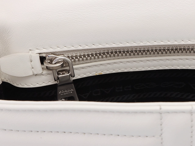 PRADA　プラダ 　バッグ　ダイアグラム チェーンショルダー ホワイト レザー　1BD108　2148103777301【437】