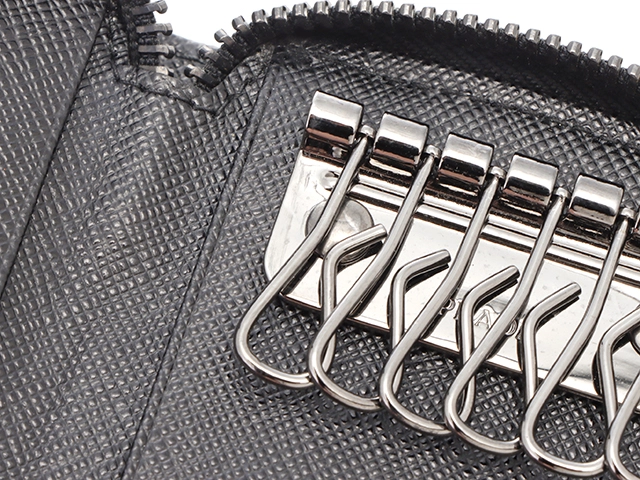 PRADA プラダ　6連キーケース　ブラック　ｻﾌｨｱｰﾉ　【432】　2148103787447