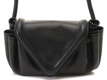 BOTTEGA VENETA　ボッテガヴェネタ　ビークスモール　ショルダーバッグ　ブラック　ラムスキン【471】IK