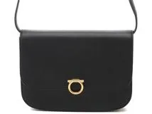 Salvatore Ferragamo　サルバトーレ・フェラガモ　ガンチーニ　ショルダーバッグ　ブラック　レザー　EZ21-0383　2148103810657　【205】