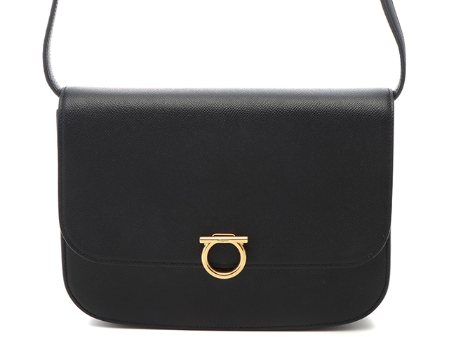 Salvatore Ferragamo　サルバトーレ・フェラガモ　ガンチーニ　ショルダーバッグ　ブラック　レザー　EZ21-0383　2148103810657　【205】
