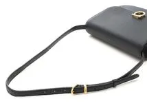 Salvatore Ferragamo　サルバトーレ・フェラガモ　ガンチーニ　ショルダーバッグ　ブラック　レザー　EZ21-0383　2148103810657　【205】