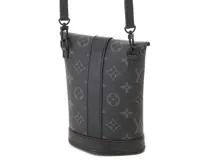 LOUIS VUITTON　ルイ・ヴィトン　ショルダーバッグ　エンベロップポーチ　モノグラム・エクリプス　M11613　2148103814495　【中古】【大黒屋】【200】