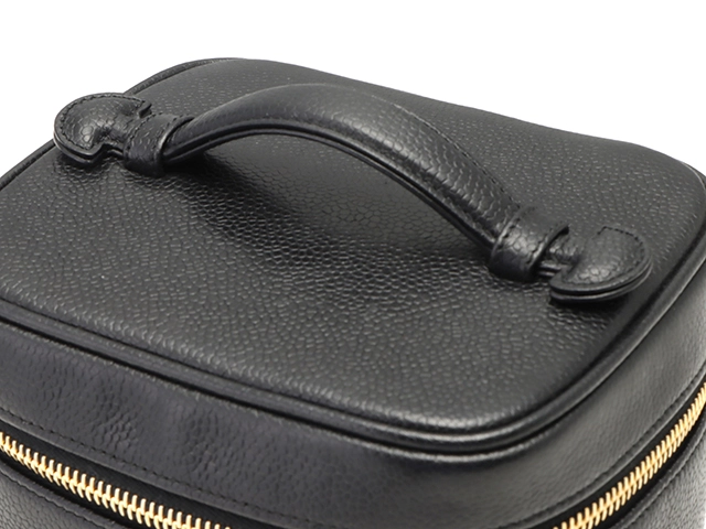 CHANEL　シャネル　ココマーク　タテガタバニティ　ブラック／ＧＰ　キャビア　A01998【430】2148103816932
