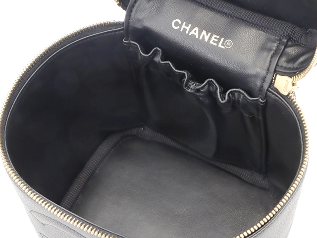 CHANEL　シャネル　ココマーク　タテガタバニティ　ブラック／ＧＰ　キャビア　A01998【430】2148103816932