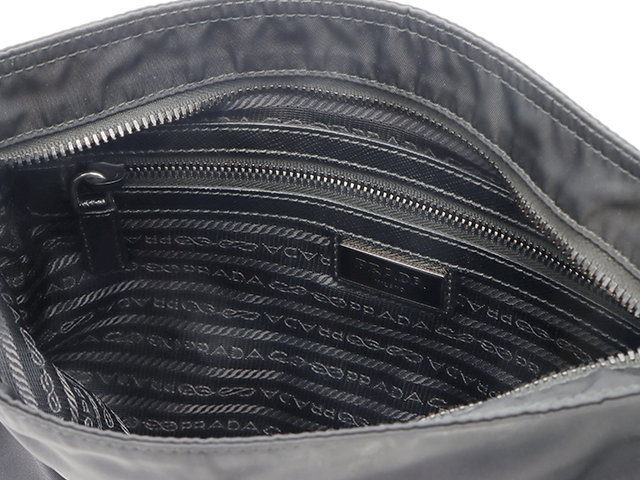 PRADA プラダ ショルダーバッグ メンズ Re-Nylon 薄型 スクエア